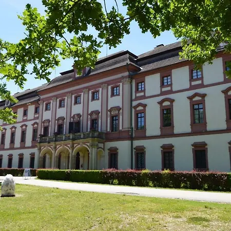 U Malse 12 Apartment